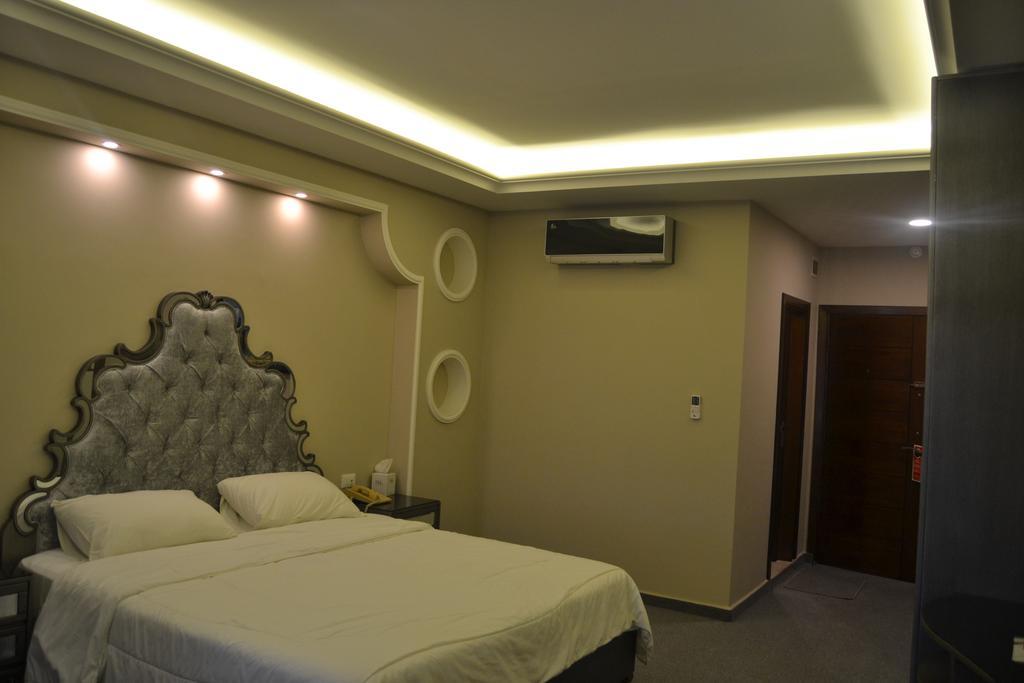 Platinum Hotel Tyre Bagian luar foto