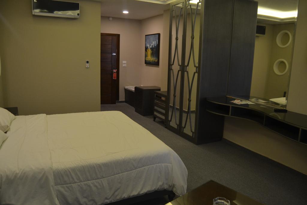 Platinum Hotel Tyre Bagian luar foto