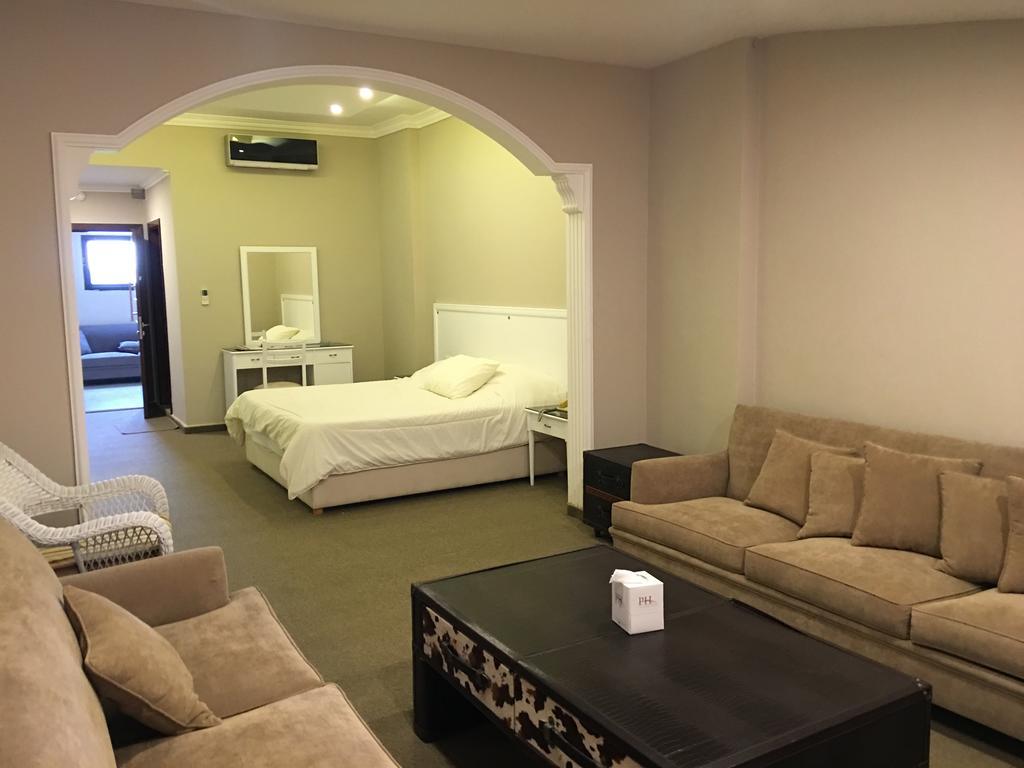 Platinum Hotel Tyre Bagian luar foto