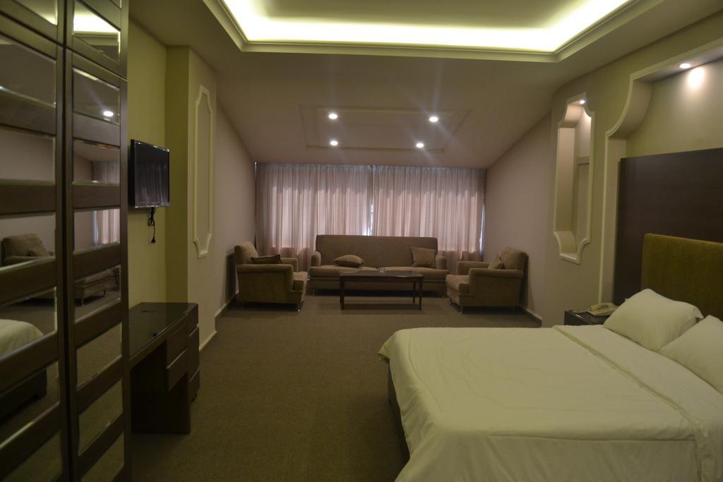 Platinum Hotel Tyre Bagian luar foto