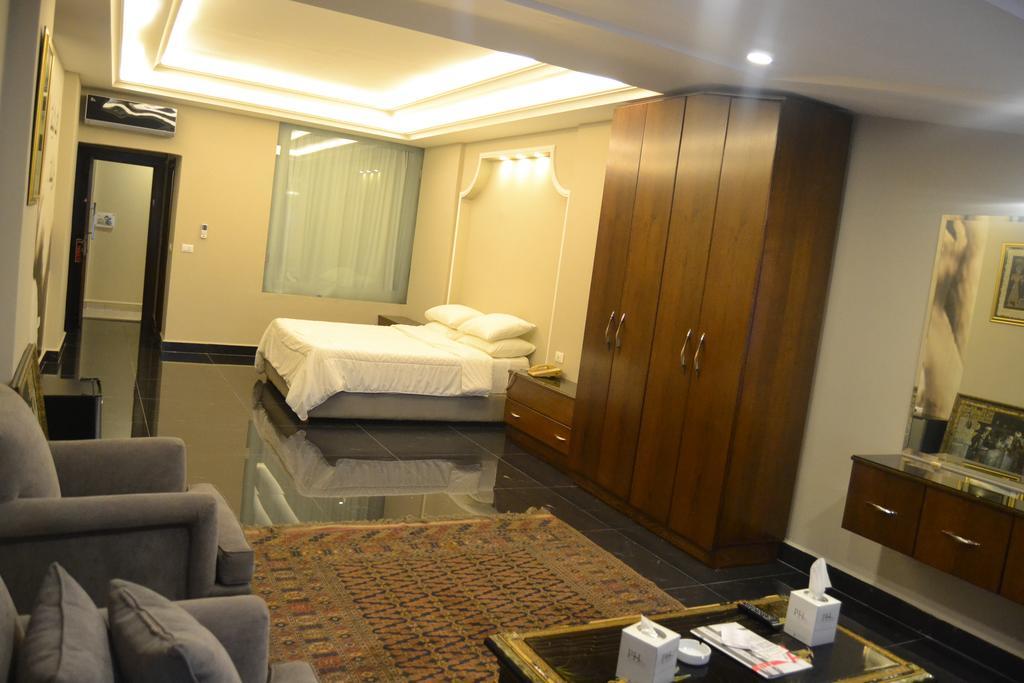 Platinum Hotel Tyre Bagian luar foto