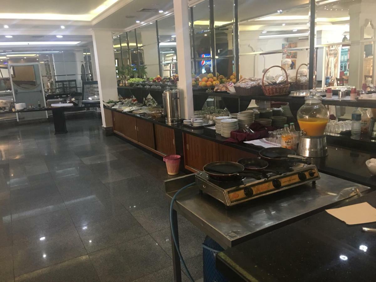 Platinum Hotel Tyre Bagian luar foto